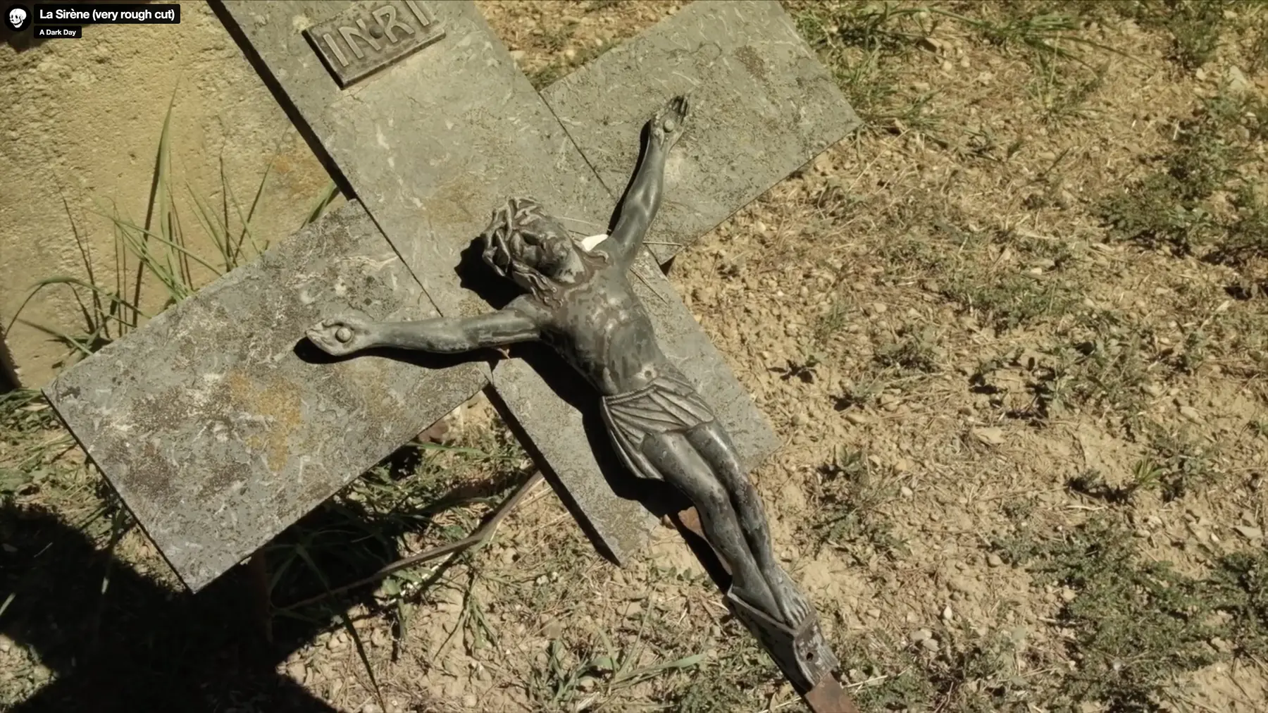 La Sirène film still — crucifix