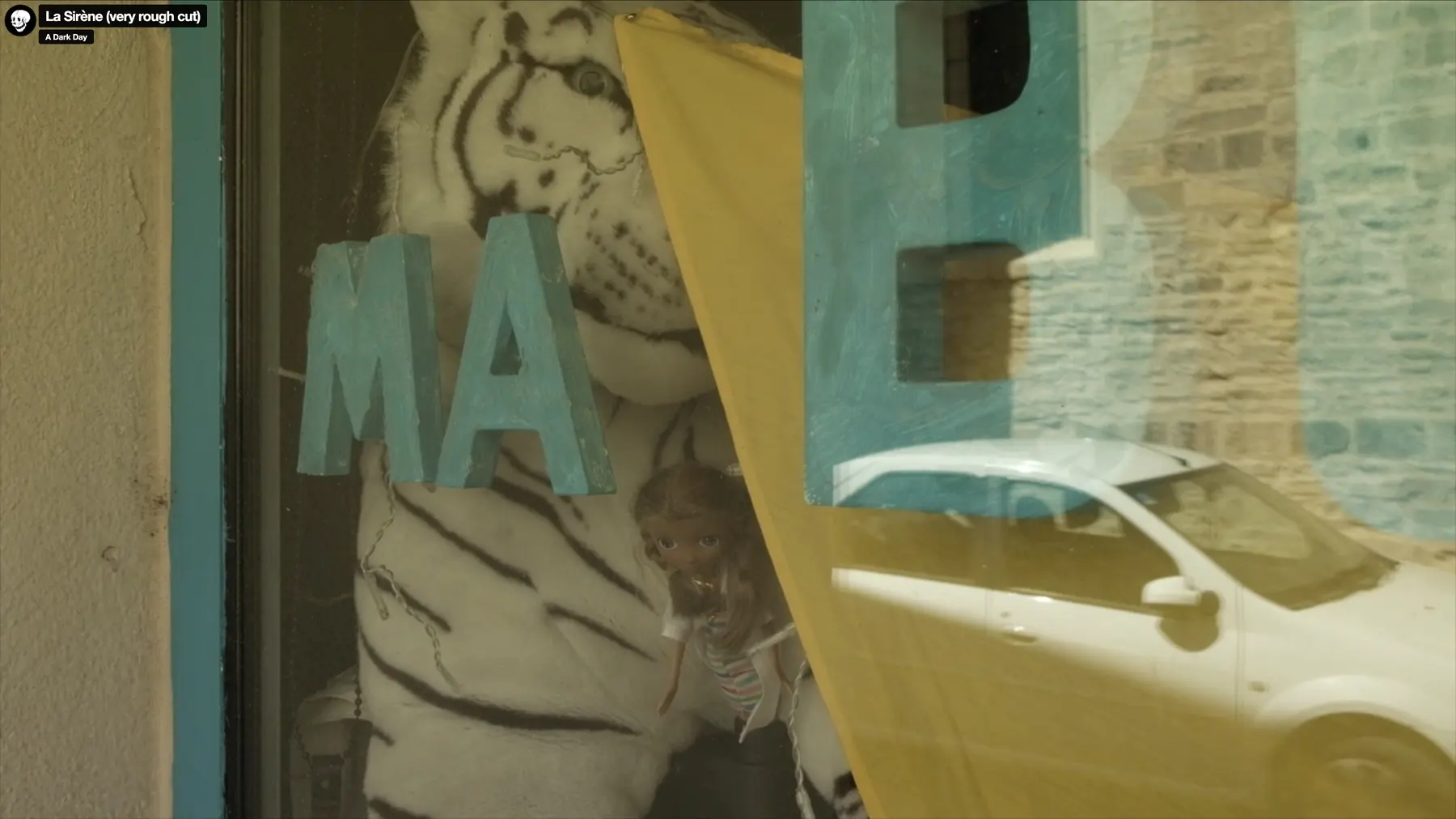 La Sirène film still — shop window